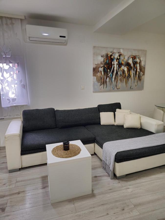 Apartment Aria Vinkovci Eksteriør bilde