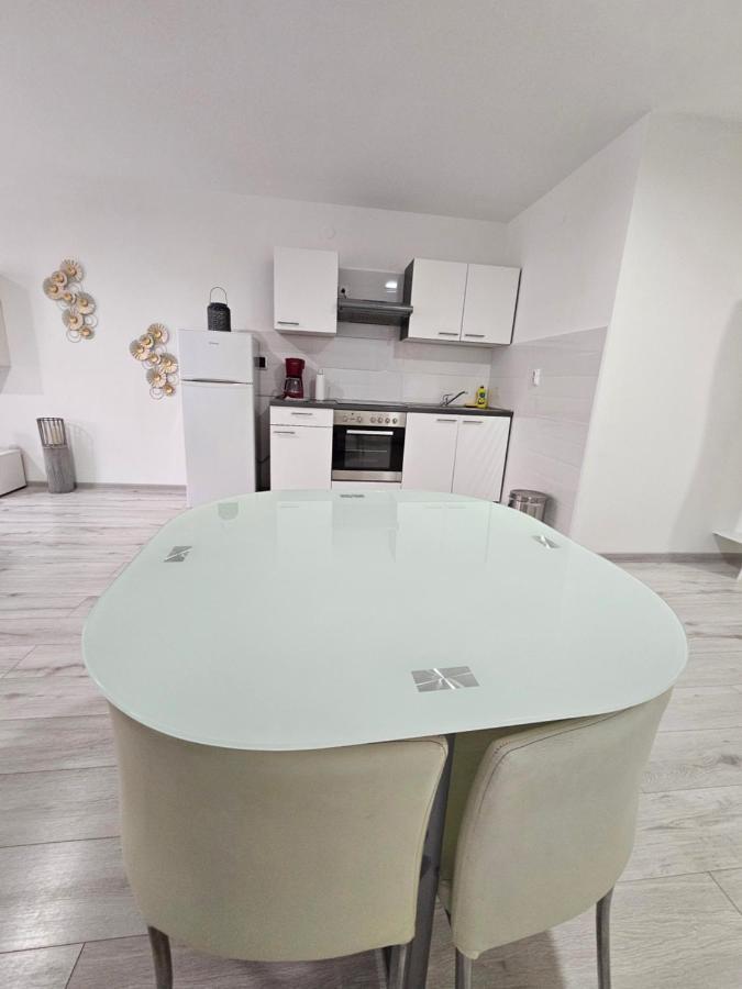Apartment Aria Vinkovci Eksteriør bilde