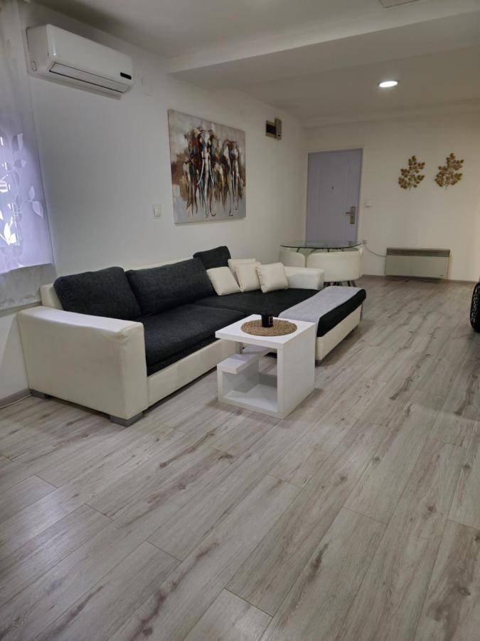 Apartment Aria Vinkovci Eksteriør bilde
